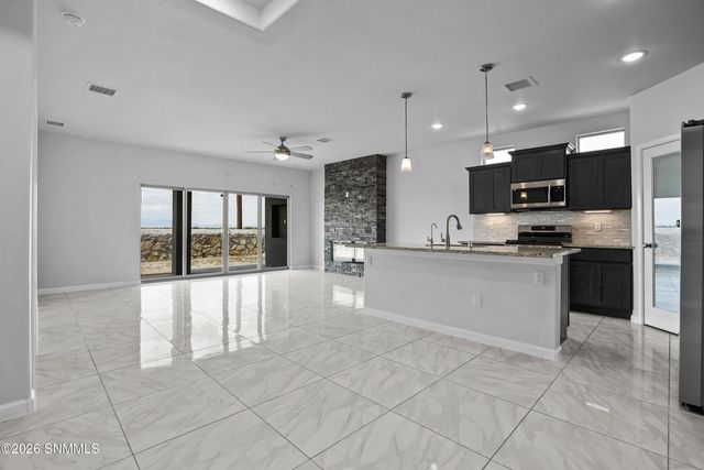 812 Magnolia Park Street, Santa Teresa, NM 88008