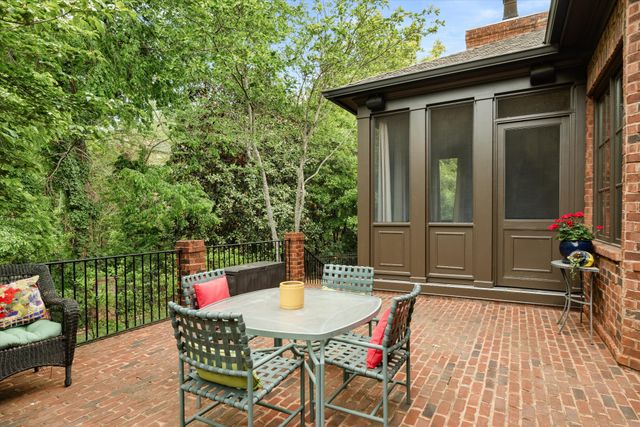 517 Excalibur Ct, Franklin, TN 37067