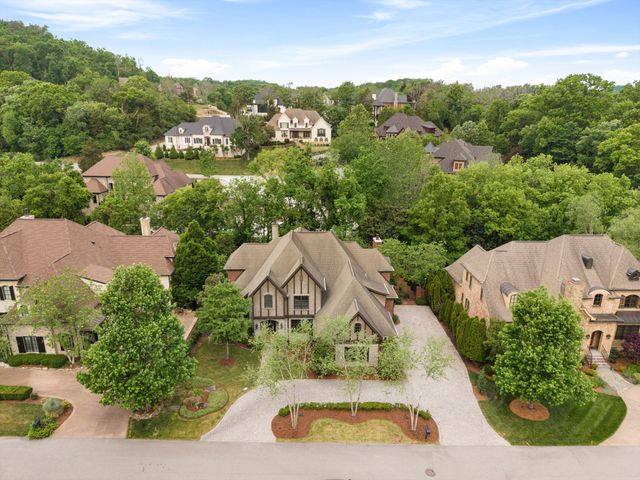 517 Excalibur Ct, Franklin, TN 37067