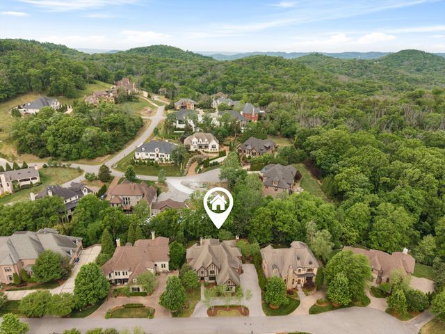 517 Excalibur Ct, Franklin, TN 37067