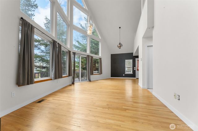 1110 15th Avenue SW, Puyallup, WA 98371