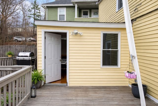 17 Moon St, Southbridge, MA 01550