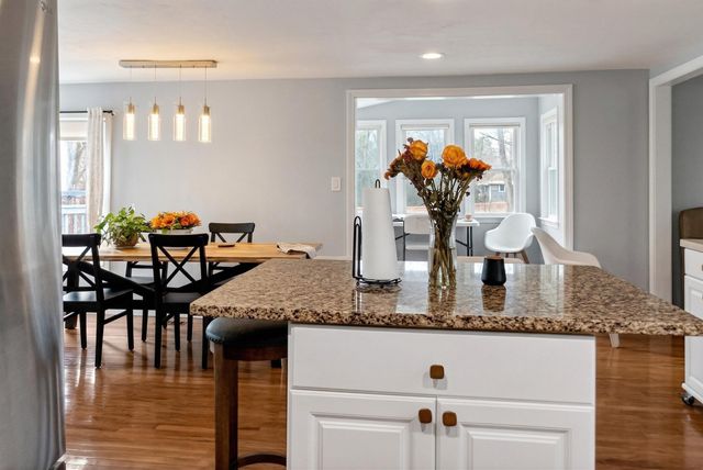17 Moon St, Southbridge, MA 01550