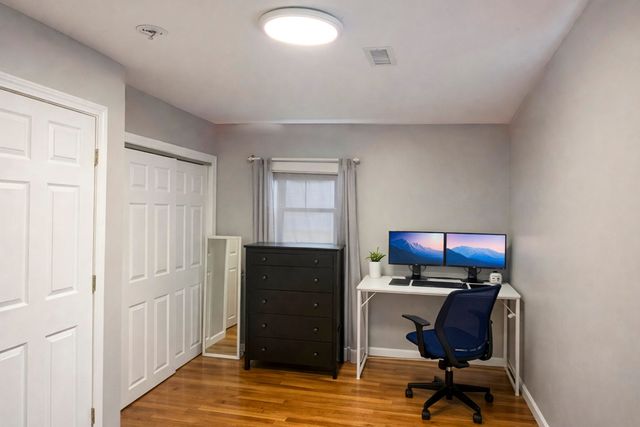 17 Moon St, Southbridge, MA 01550