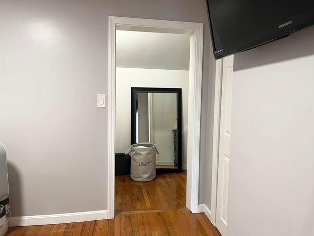 17 Moon St, Southbridge, MA 01550