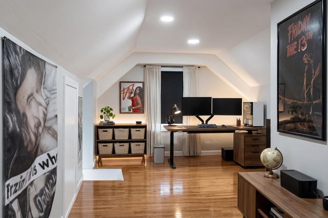 17 Moon St, Southbridge, MA 01550