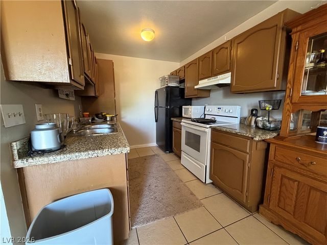 5238 Garden Lane, Las Vegas, NV 89119