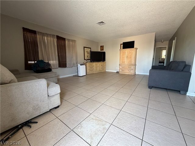 5238 Garden Lane, Las Vegas, NV 89119