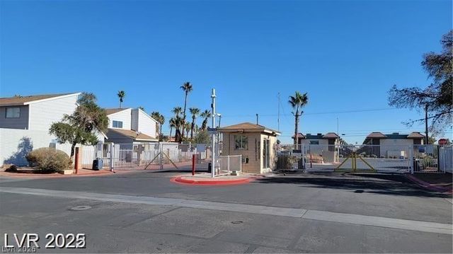 5238 Garden Lane, Las Vegas, NV 89119