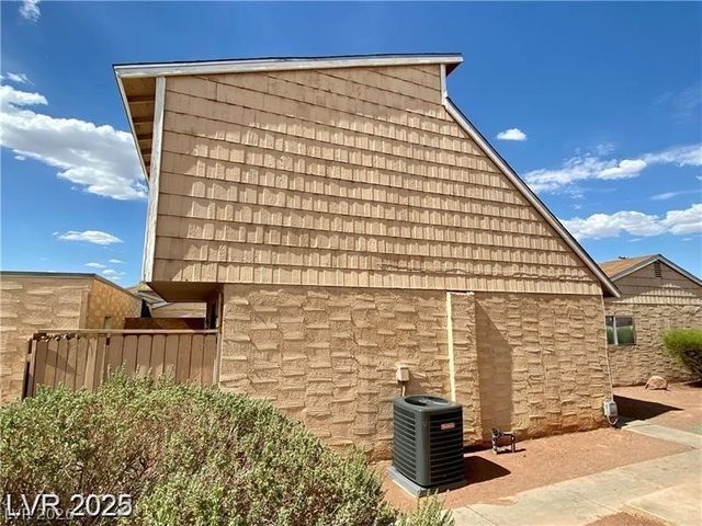 5238 Garden Lane, Las Vegas, NV 89119