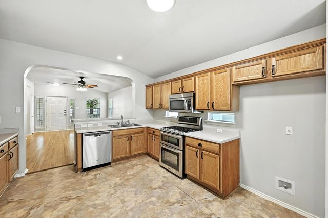 1049 King Cotton LN, Round Rock, TX 78664