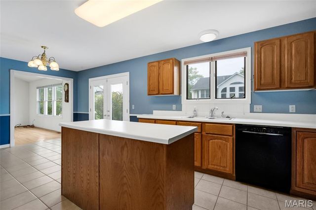 3337 Carriage Crossing, St Charles, MO 63301
