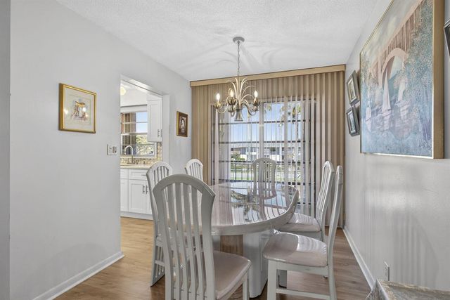 1 Golfs Edge F, West Palm Beach, FL 33417