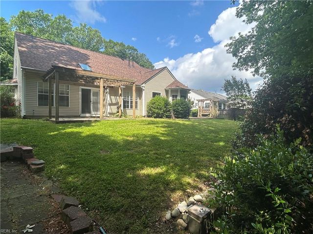 107 Misty Ridge LN, Suffolk, VA 23434