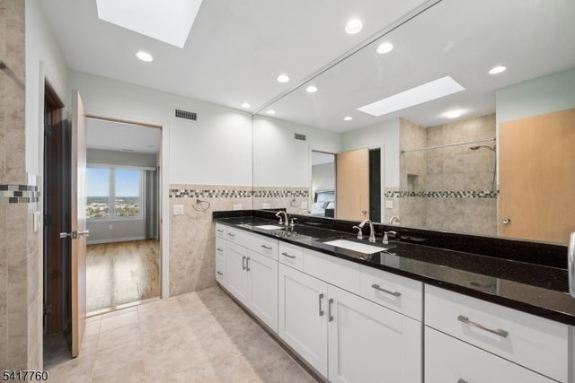142 Deer Run, Green Brook Twp., NJ 07069