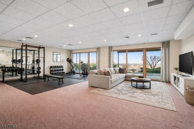 142 Deer Run, Green Brook Twp., NJ 07069