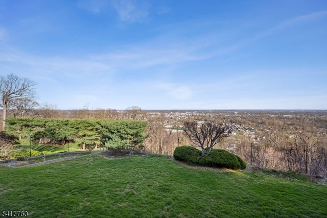142 Deer Run, Green Brook Twp., NJ 07069