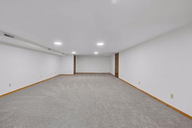 15600 Logarto Lane, Burnsville, MN 55306
