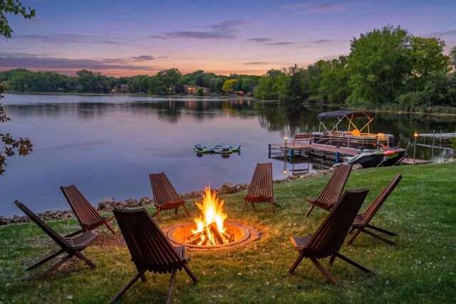 15600 Logarto Lane, Burnsville, MN 55306