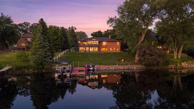 15600 Logarto Lane, Burnsville, MN 55306