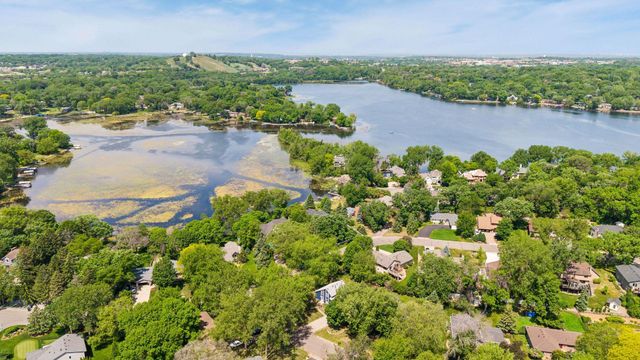 15600 Logarto Lane, Burnsville, MN 55306