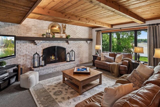 15600 Logarto Lane, Burnsville, MN 55306