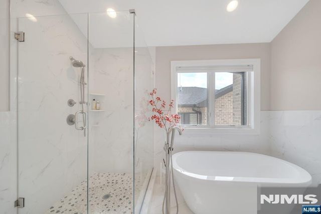 469 9th Street A, Palisades Park, NJ 07650
