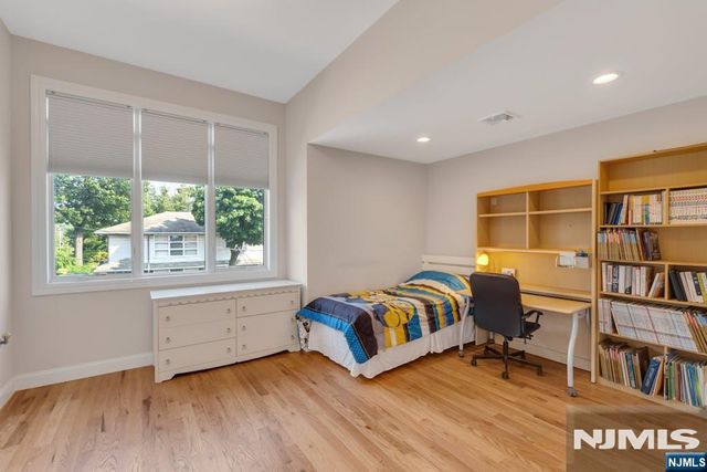 469 9th Street A, Palisades Park, NJ 07650