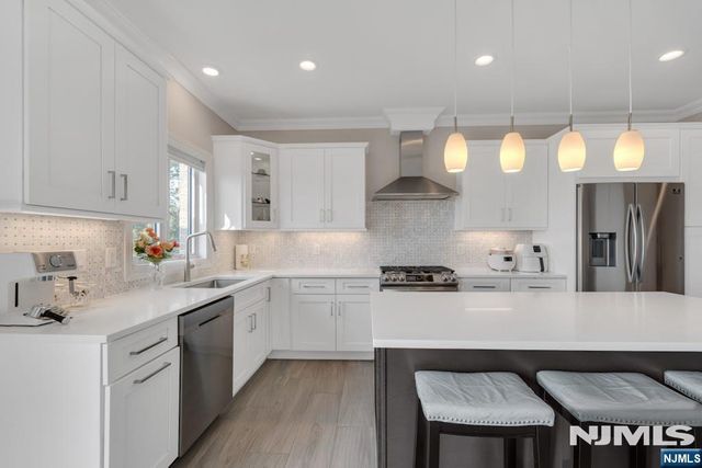 469 9th Street A, Palisades Park, NJ 07650