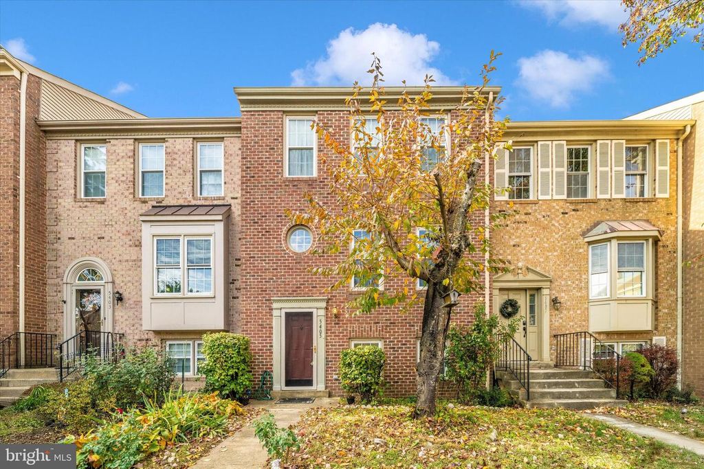 5405 MIDDLEBOURNE LN, Centreville, VA 20120