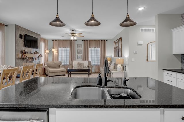 8857 N Hidden Ln, Park City, KS 67147
