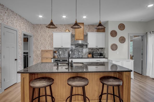 8857 N Hidden Ln, Park City, KS 67147