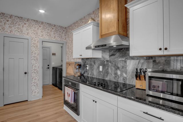 8857 N Hidden Ln, Park City, KS 67147