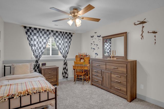 8857 N Hidden Ln, Park City, KS 67147
