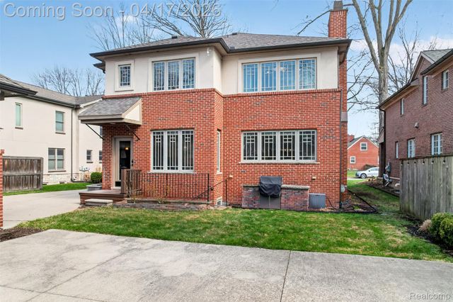 1742 Latham Street, Birmingham, MI 48009