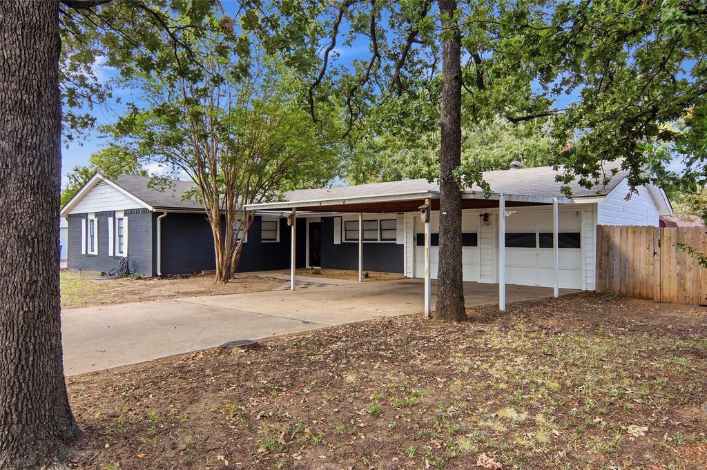 1704 Robin Road, Pantego, TX 76013 — photo 3