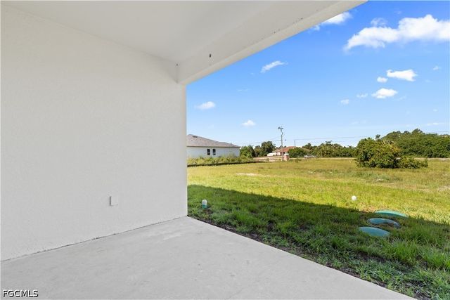 430 Petite AVE, Lehigh Acres, FL 33974