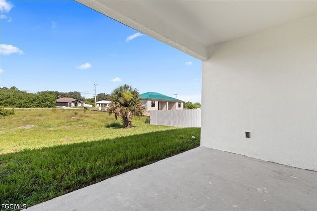 430 Petite AVE, Lehigh Acres, FL 33974
