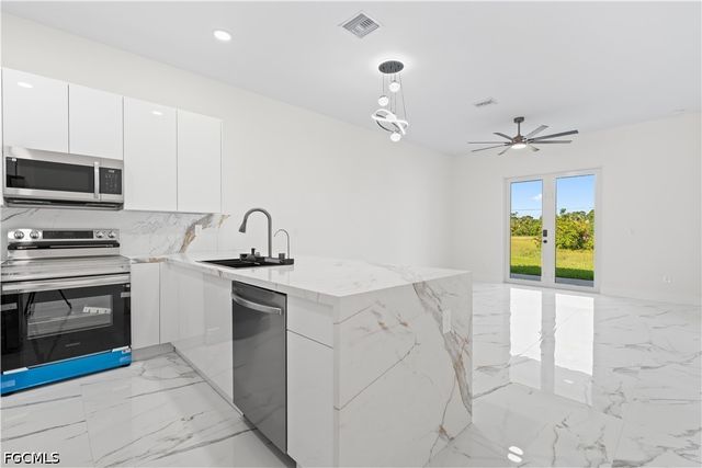 430 Petite AVE, Lehigh Acres, FL 33974