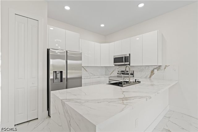 430 Petite AVE, Lehigh Acres, FL 33974