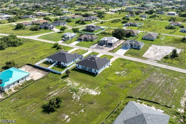 430 Petite AVE, Lehigh Acres, FL 33974