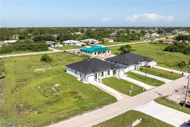 430 Petite AVE, Lehigh Acres, FL 33974
