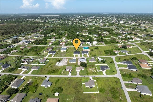 430 Petite AVE, Lehigh Acres, FL 33974