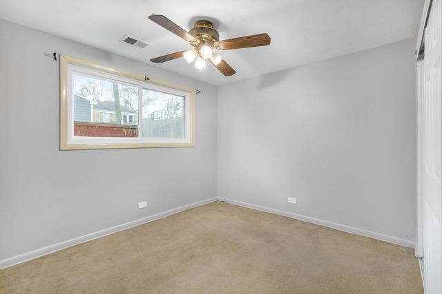 215 dodge Avenue C, Evanston, IL 60202