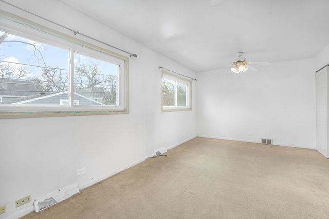 215 dodge Avenue C, Evanston, IL 60202