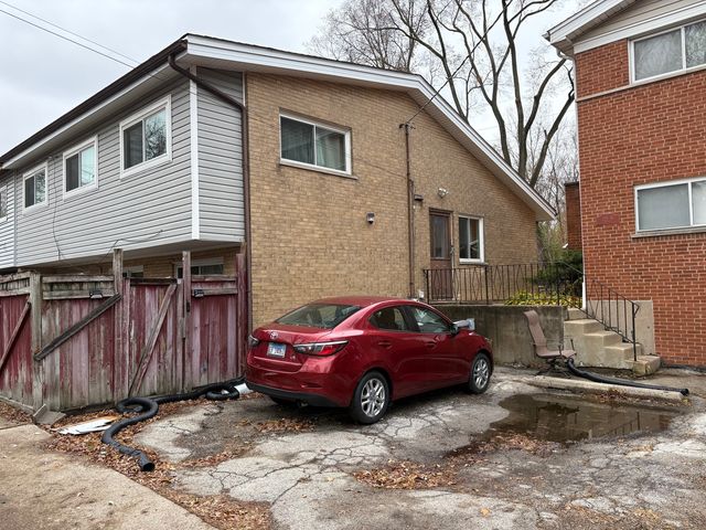 215 dodge Avenue C, Evanston, IL 60202