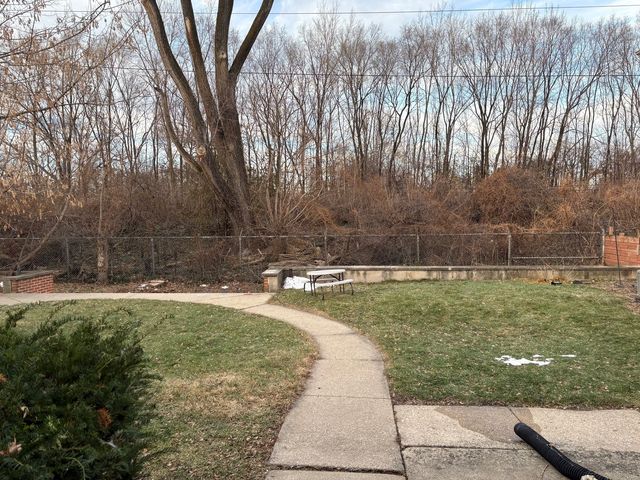 215 dodge Avenue C, Evanston, IL 60202