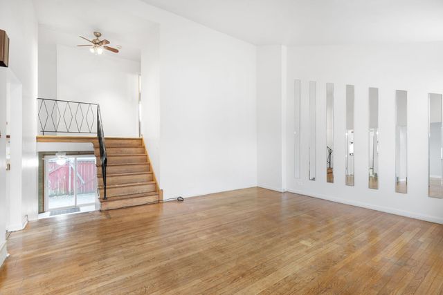 215 dodge Avenue C, Evanston, IL 60202