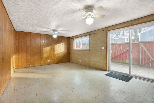 215 dodge Avenue C, Evanston, IL 60202