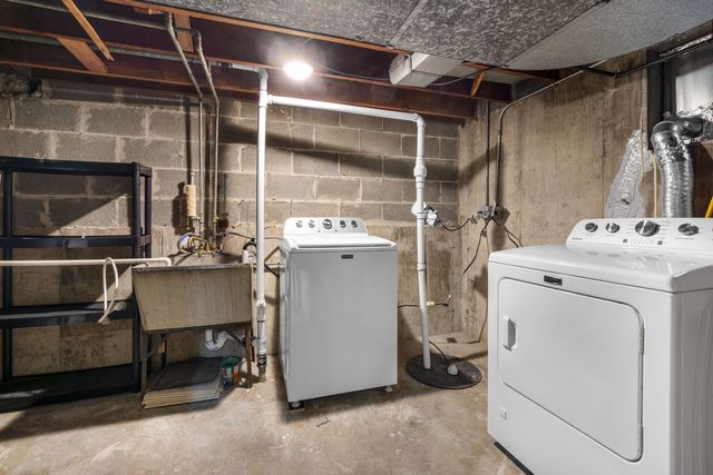 215 dodge Avenue C, Evanston, IL 60202